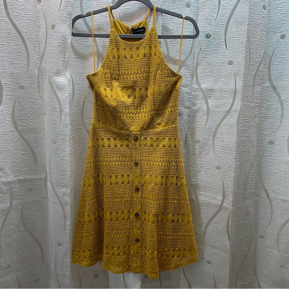 Le Chateau Lace Halter Dress Womens XS Mustard Geometric‎ Mini Button Front